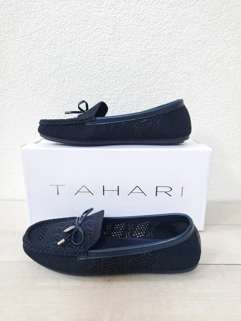 New! Tahari Flats Loafers Shoes